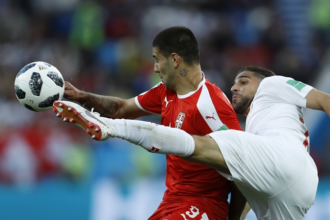 Švajčiari zdolali Srbom a na postup do osemfinále potrebujú ešte bod