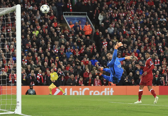 Brazílčan Alisson sa stal najdrahším futbalovým brankárom histórie