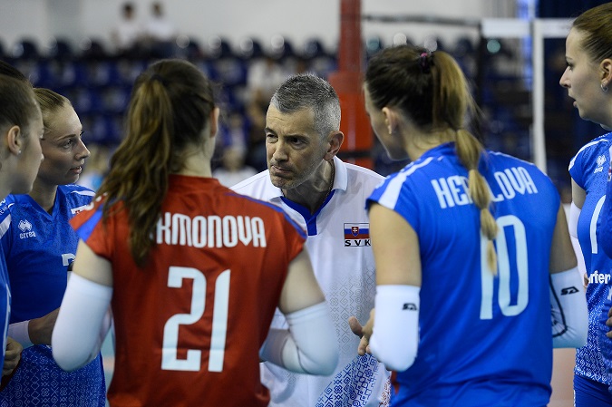Tréner slovenskej ženskej volejbalovej reprezentácie Marco Fenoglio oznámil nomináciu na letný blok prípravy