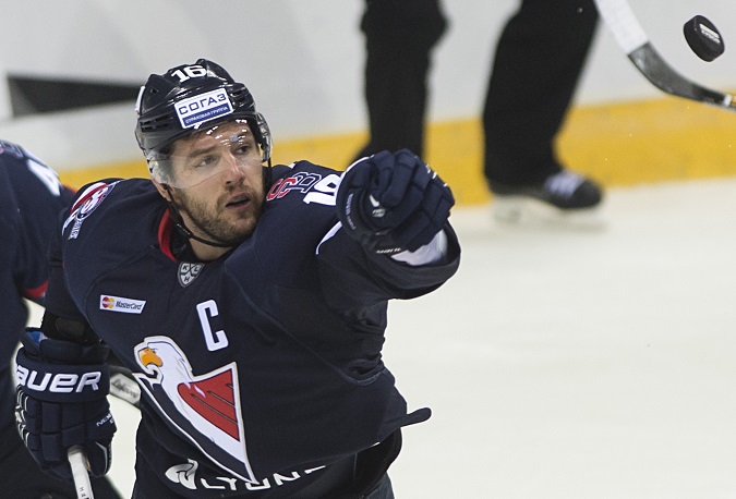 Kapitán HC Slovan Bratislava Andrej Meszároš bude pokračovať v klube aj v nasledujúcej sezóne