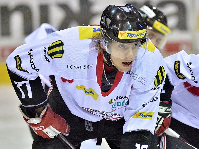 Ján Sýkora sa po piatich rokoch v českej extralige vrátil do Banskej Bystrice