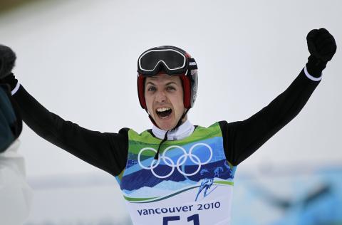 Simon Ammann pokračuje v kariére skokana na lyžiach