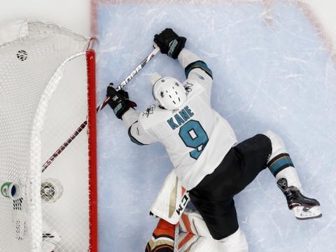 Evander Kane podpísal so San Jose Sharks sedemročný kontrakt