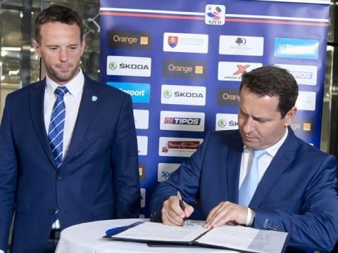 Richard Lintner a Martin Kohút podpísali spoluprácu Pro-Hokej a SZĽH