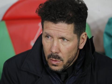 Diego Simeone vo finále na lavičke nebude