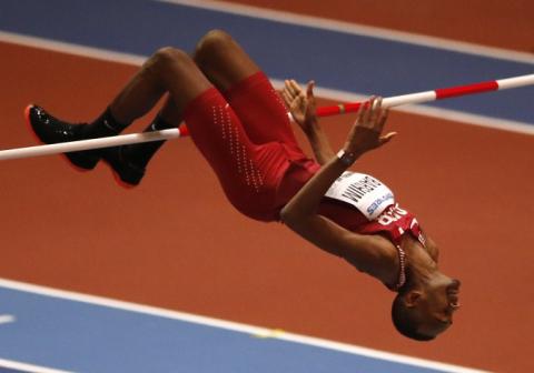 Pre úradujúceho majstra sveta v skoku do výšky Mutaza Essu Baršima sa skončila sezóna