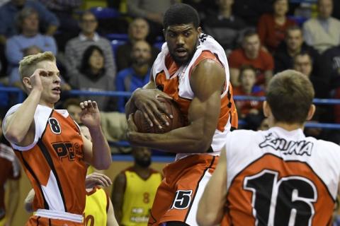 Basketbalový klub BC Prievidza získal do svojich radov amerického pivota Brandona Holcomba